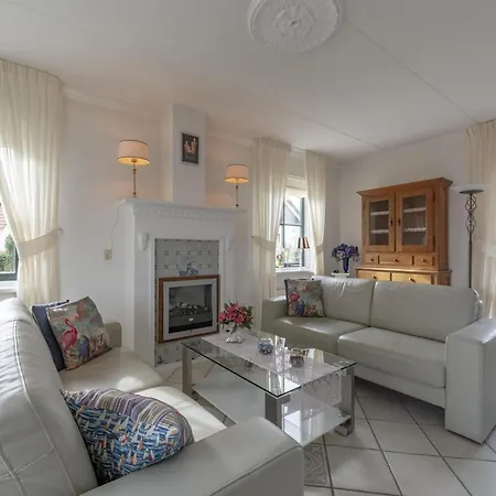 Atmospheric 6-person By The Sea Holiday home