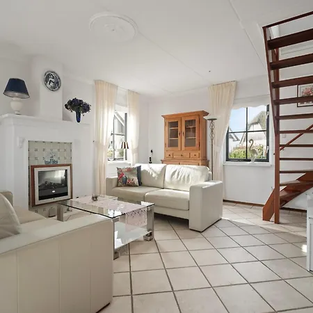 Scenic Waterside Retreat Callantsoog